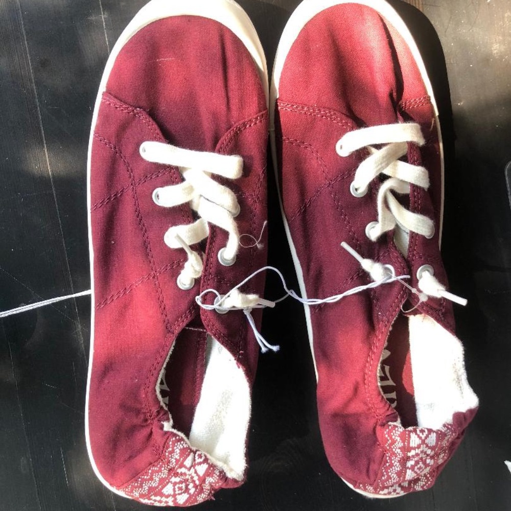 Madlove tennis shoes